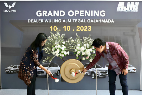 Dilengkapi Charging Pile, Wuling Hadirkan Outlet Berkonsep 3S di Tegal