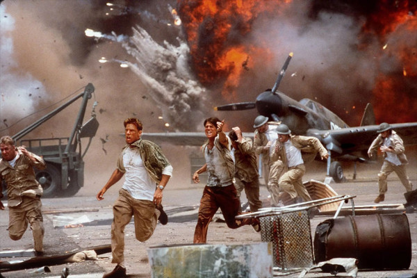10 Film Sejarah Nge-Hits yang Paling Enggak Akurat