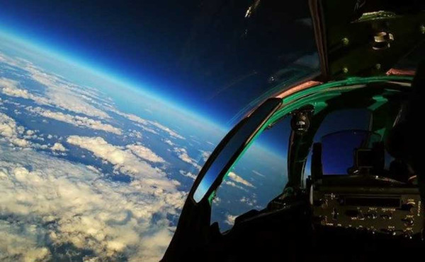 Pesawat Tempur MiG-31 Rusia Simulasi Perang Stratosfer, Tembus Orbit Bumi Setinggi 11 Km