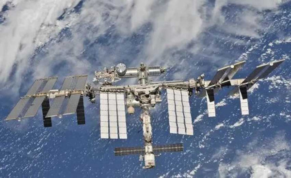 Kebocoran Amonia di Modul Nauka Rusia Sudah Terhenti, Astronot di ISS Tetap Waspada