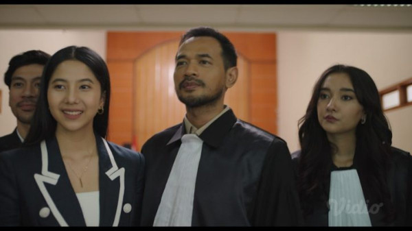 5 Alasan untuk Nonton Serial Merajut Dendam, Pesona Laura Basuki Tak Tertandingi
