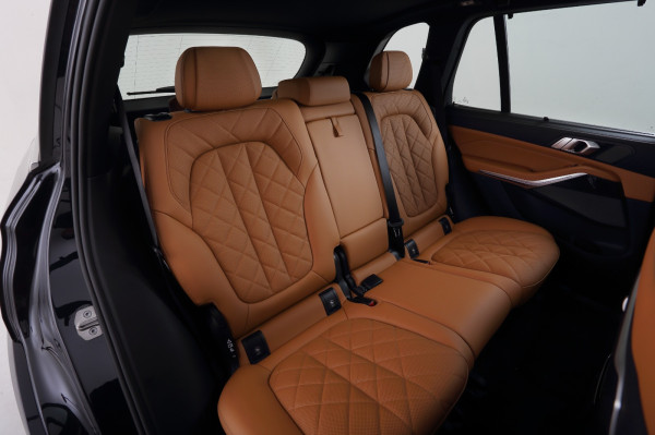 Tak Ingin Terjungkal dari Tahta, BMW X5 Berdandan Buat Orang Kaya Indonesia