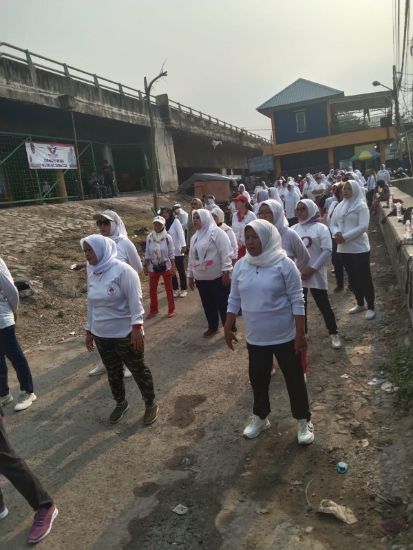 Kemeriahan Acara Kartini Perindo Jakut di Kampung Nelayan, Senam Pagi dan Pengobatan Gratis