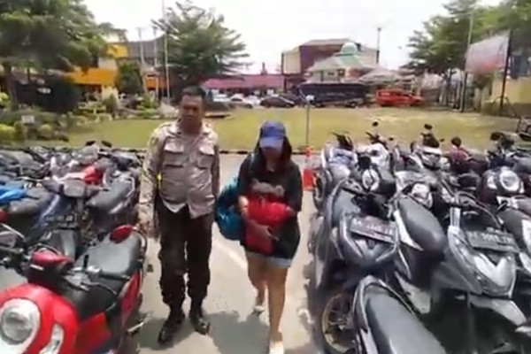 Padang Gempar! Mahasiswi Cantik Hendak Lompat dari Lantai 9 Hotel, usai Bertengkar dengan Pacar