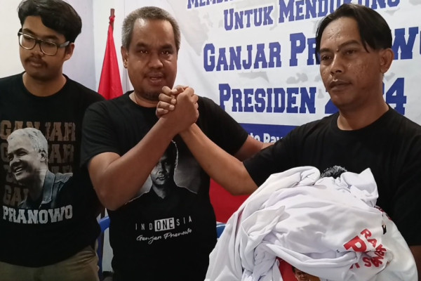 Mengundurkan Diri dari Projo, Ketua PAC Relawan di Cirebon Ini Pilih Dukung Ganjar Pranowo