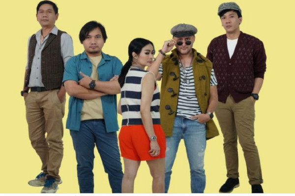 Fakta di Balik IISTIMEWA, Lagu Kolaborasi Iis Dahlia dan Band Tiket! Download GRATIS hanya di TREBEL!