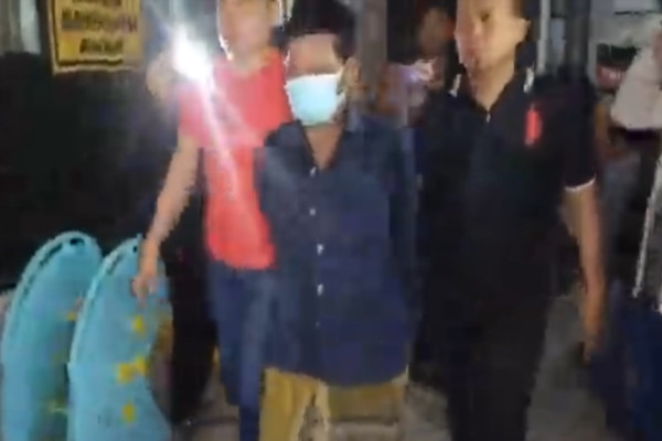 Ngeri! Kepergok Masuk Rumah Wanita Bersuami, Pria Tewas Dibacok di Pamekasan