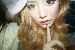 Viral! Wanita Korea Ini Tidak Pernah Hapus Makeup selama 2 Tahun
