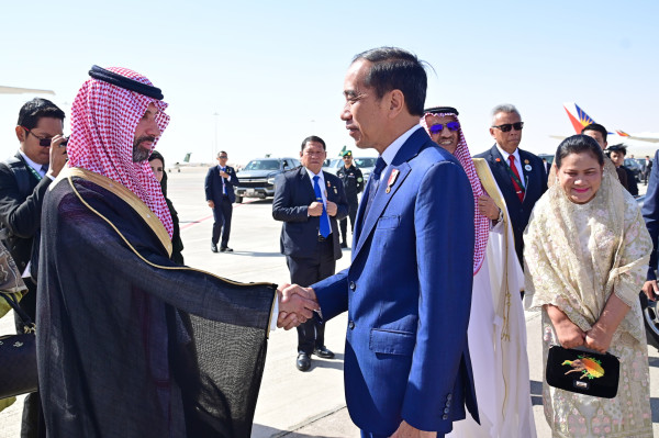 Presiden Jokowi Bertolak ke Tanah Air usai Hadiri KTT ASEAN-GCC di Riyadh