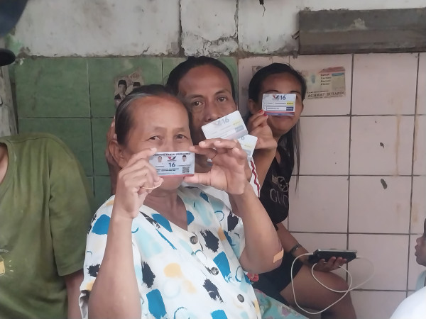 Bacaleg Perindo Bagi-bagi Minyak Goreng, Warga Tanah Tinggi Merasa Terbantu