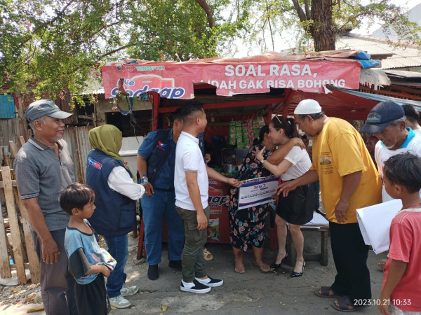 2 Caleg Partai Perindo Serahkan Bantuan Modal kepada UMKM di Lagoa Jakarta Utara