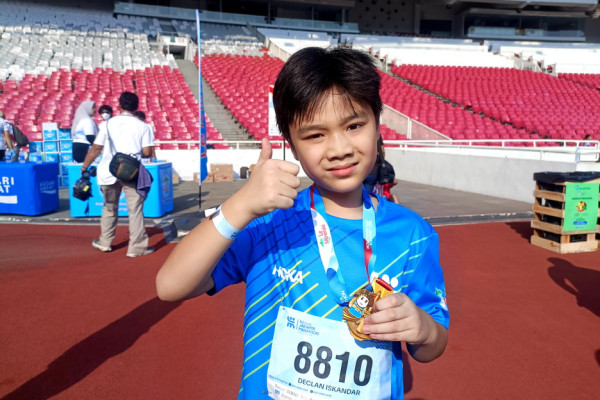 Keseruan Orang Tua Dukung sang Buah Hati di Maratoonz Jakarta Marathon 2023