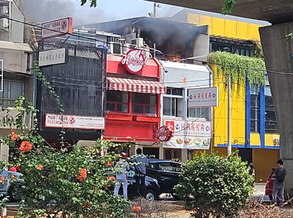 Tabung Gas Bocor, Restoran Mewah Ludes Kebakaran di Kelapa Gading