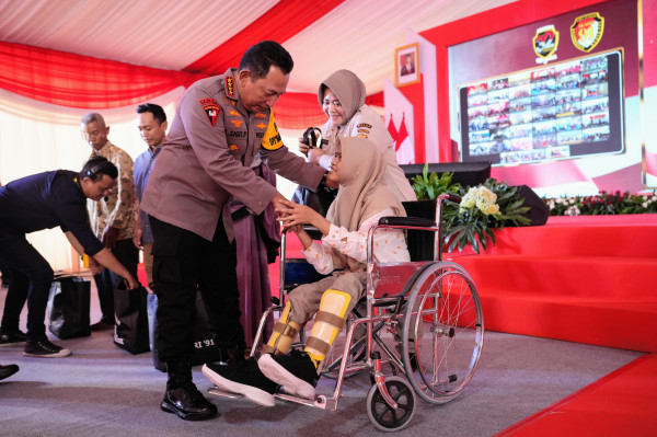 Tinjau Bakti Sosial Akabri 91, Kapolri: TNI-Polri Makin Dekat dengan Rakyat