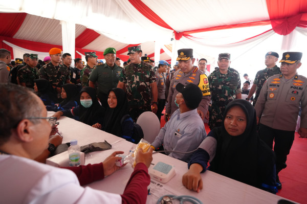 Tinjau Bakti Sosial Akabri 91, Kapolri: TNI-Polri Makin Dekat dengan Rakyat