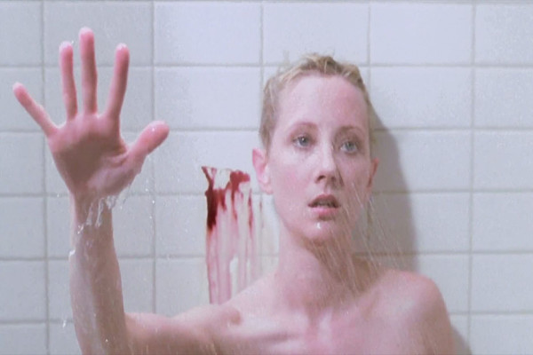 10 Film Remake Paling Zonk yang Pernah Dibuat Hollywood