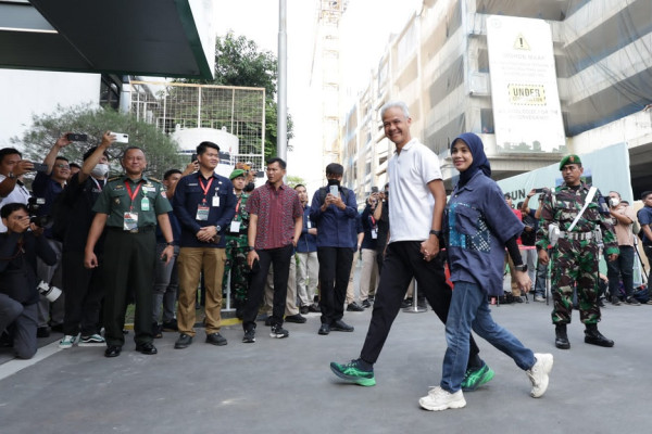 Mengintip Kemesraan Siti Atikoh Temani Ganjar Pranowo Tes Kesehatan, Ini Foto-Fotonya