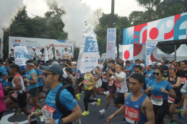 Hebohnya Start Half Marathon dan 10K di Jakarta Marathon 2023