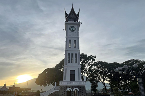 Ini Daftar Ikon Kota di Indonesia yang Populer sebagai Spot Wisata