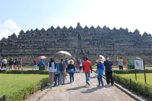 Ini Daftar Ikon Kota di Indonesia yang Populer sebagai Spot Wisata