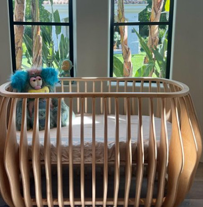 Jelang Persalinan, Kourtney Kardashian Siapkan Tempat Tidur Bayi Rp150 juta