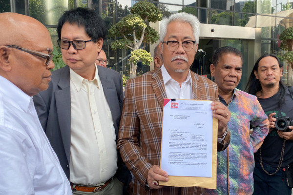 Ketua MK Anwar Usman Dilaporkan ke KPK atas Dugaan Kolusi dan Nepotisme