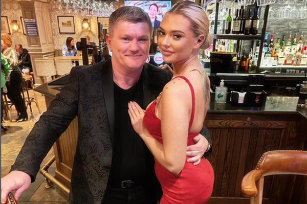 Cantiknya Pacar Baru Ricky Hatton, Model Playboy yang 14 Tahun Lebih Muda