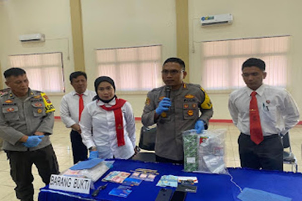 Investasi Bodong Rugikan Ratusan Orang, Polisi Tangkap 2 Wanita Muda di Minahasa Selatan