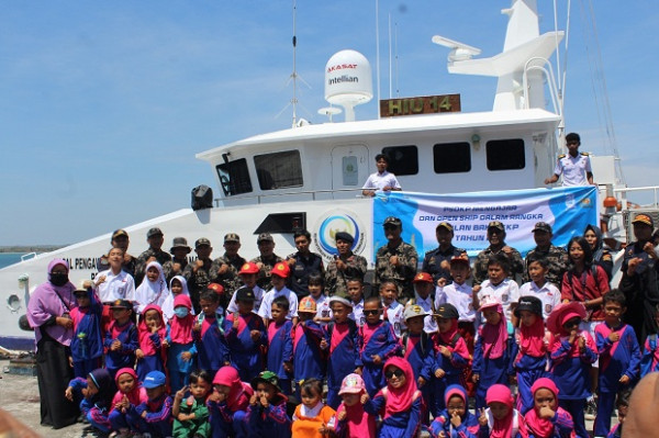 PSDKP KKP Ajak Ratusan Pelajar Berlayar dengan Kapal Pengawas