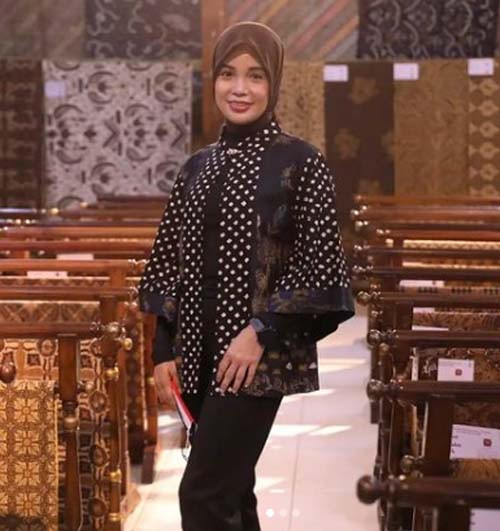 5 Gaya Fashionable Siti Atikoh Istri Ganjar Pranowo