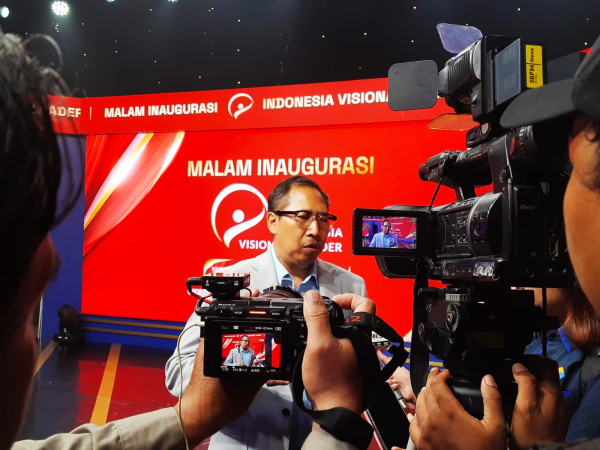 Permudah Warga Bayar Pajak Lewat Samsat Digital, Kepala Bapenda Jabar Sabet Penghargaan IVL 2023