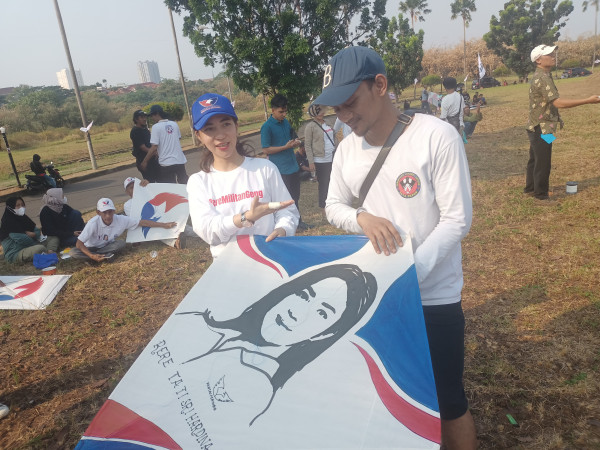 Peringati Hari Sumpah Pemuda, Caleg Rere Tati dan Baja Perindo Gelar Turnamen Layangan di Depok