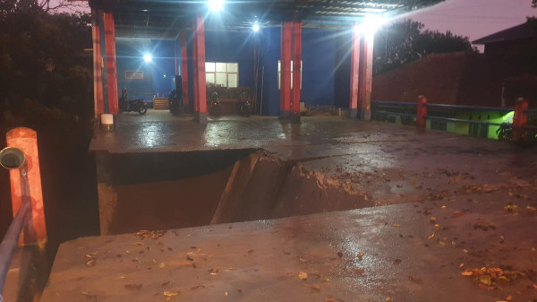 Hujan Angin di Kabupaten Bogor, Puluhan Rumah Warga Rusak dan Kantor Camat Ambruk