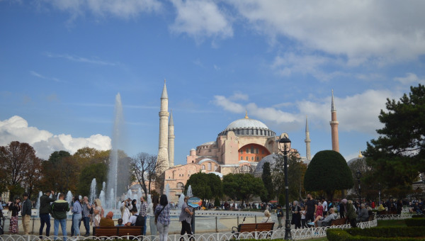 10 Tempat Wisata di Istanbul Turki yang Wajib Dikunjungi Turis Indonesia