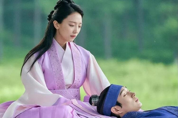 5 Drakor yang Dibintangi Pyo Ye Jin, Terbaru Moon in the Day