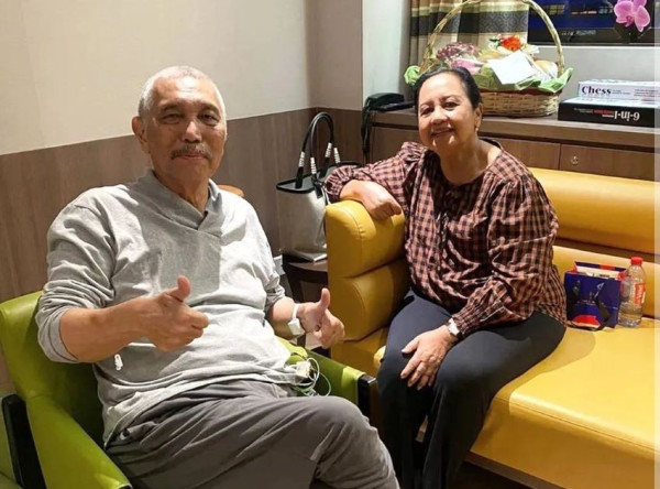 Kondisi Mulai Pulih, Luhut Dikunjungi Presiden Jokowi di Singapura