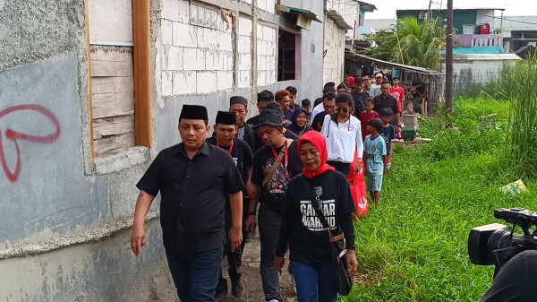 Relawan Ganjar Blusukan ke Kampung Sawah Cilincing, Warga Curhat soal Konsinyasi Tol hingga Air Bersih