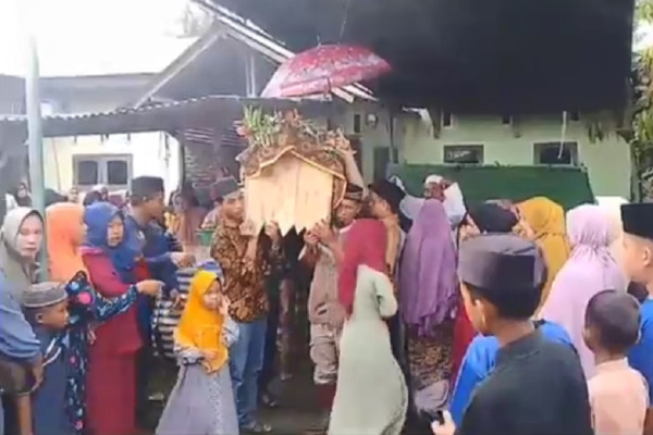 Kepergok Warga, 2 Pria Pembawa Mayat Wanita Pakai Becak Motor Masih Berkeliaran