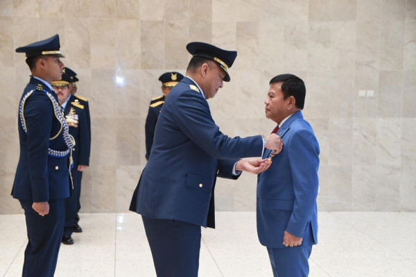 Selamat! 14 Pati TNI AU dan Wamenhan Terima Bintang Swa Bhuwana Paksa Pratama