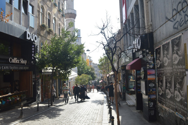 Menikmati Keunikan Wisata Belanja di Jalan Istiklal Istanbul Turki