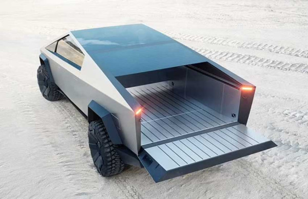 Bikin Heboh, Pria Ini Berhasil Bikin Tesla Cybertruck dari Bahan Kayu