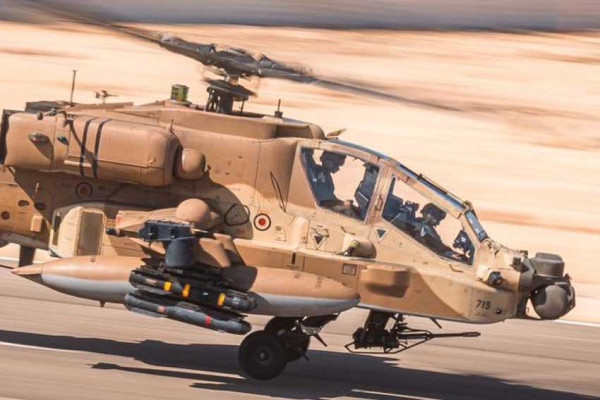 Makin Brutal, Israel Gunakan Rudal Misterius di Helikopter Serang Apache AH-64