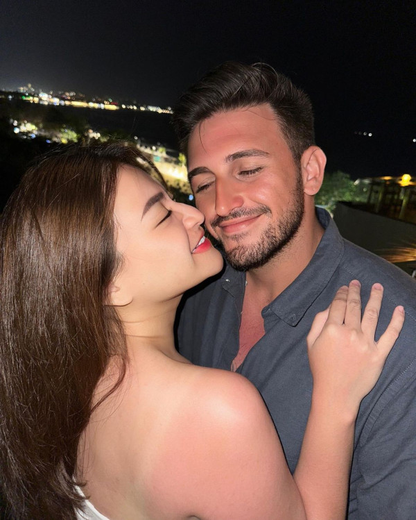 Resmi Dilamar, Nathalie Holscher Makin Berani Unggah Foto Mesra Bareng Ladislao Camara