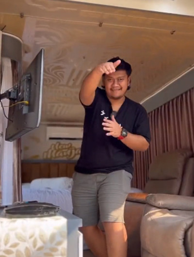 Viral! Truk Tawarkan Fasilitas Hotel Berjalan, Ada Kasur Empuk hingga PlayStation