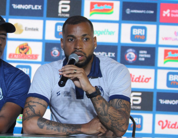 Kejutan Arema Kirim Gustavo Almeida ke Persija Jakarta, Ada Apa?