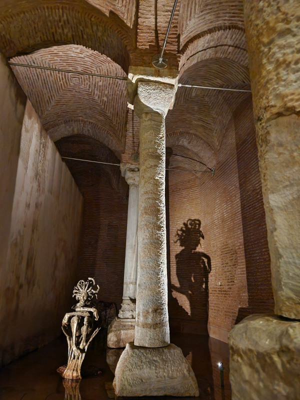 Keindahan Basilica Cistern di Istanbul Turki dan Misteri Kepala Medusa