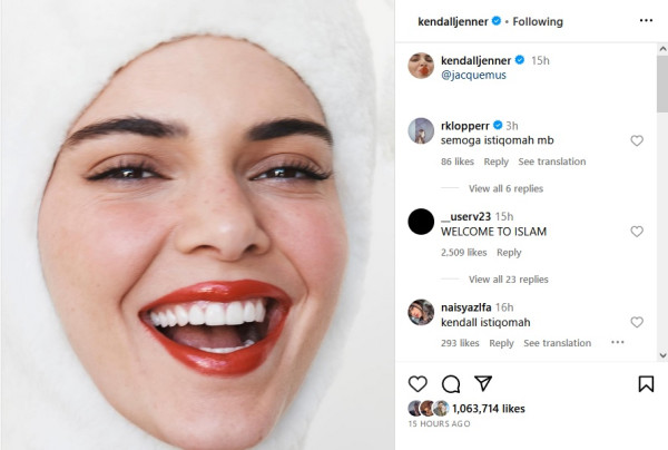Kendall Jenner Kenakan Tutup Kepala Mirip Hijab, Netizen Heboh