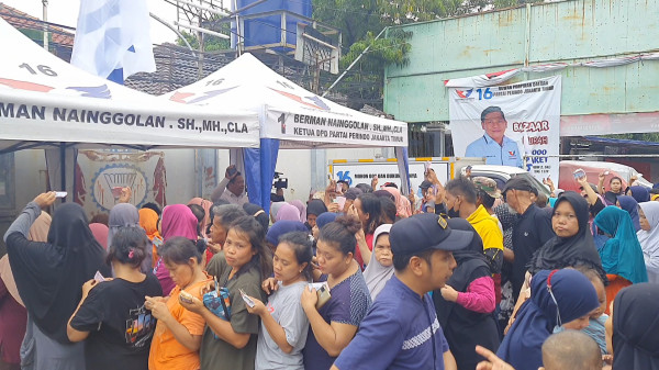 Partai Perindo Gelar Bazar Sembako Murah di Jakarta Timur, Warga Membeludak