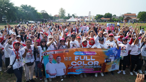 Tunjukkan Komitmen Dukung Ganjar-Mahfud lewat Color Run