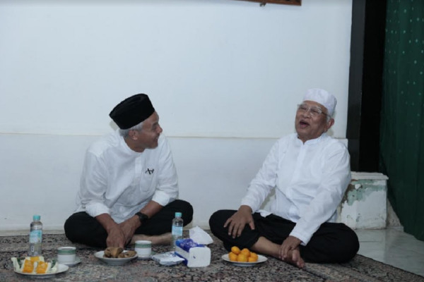 Tanggapi Puisi Gus Mus, Ganjar: Untuk Luruskan Kondisi yang Bengkok